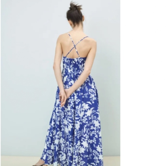 🌸 ZARA Navy & White Floral Knot Maxi Dress – Sz Small 💙✨ - Picture 2 of 8